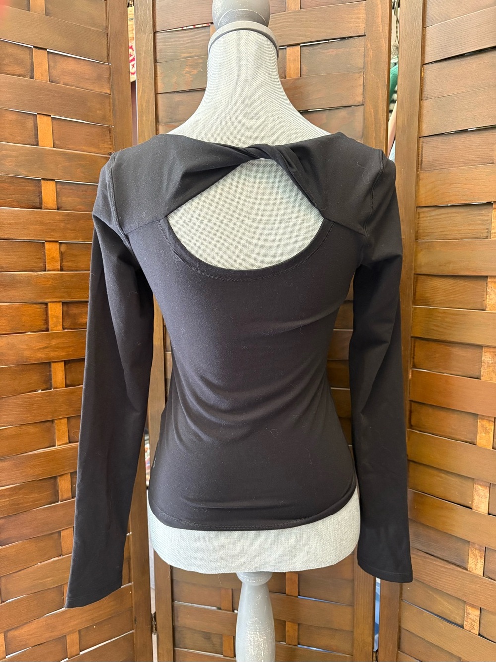 Athleta Long Sleeve Black open Twist-Back Women's Top size small